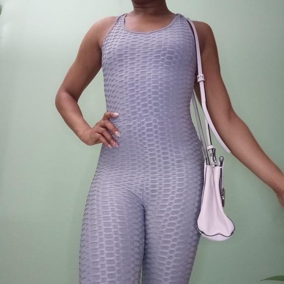 Women's soft pink guess monogrammed crossbody bag - Picture 2 of 9